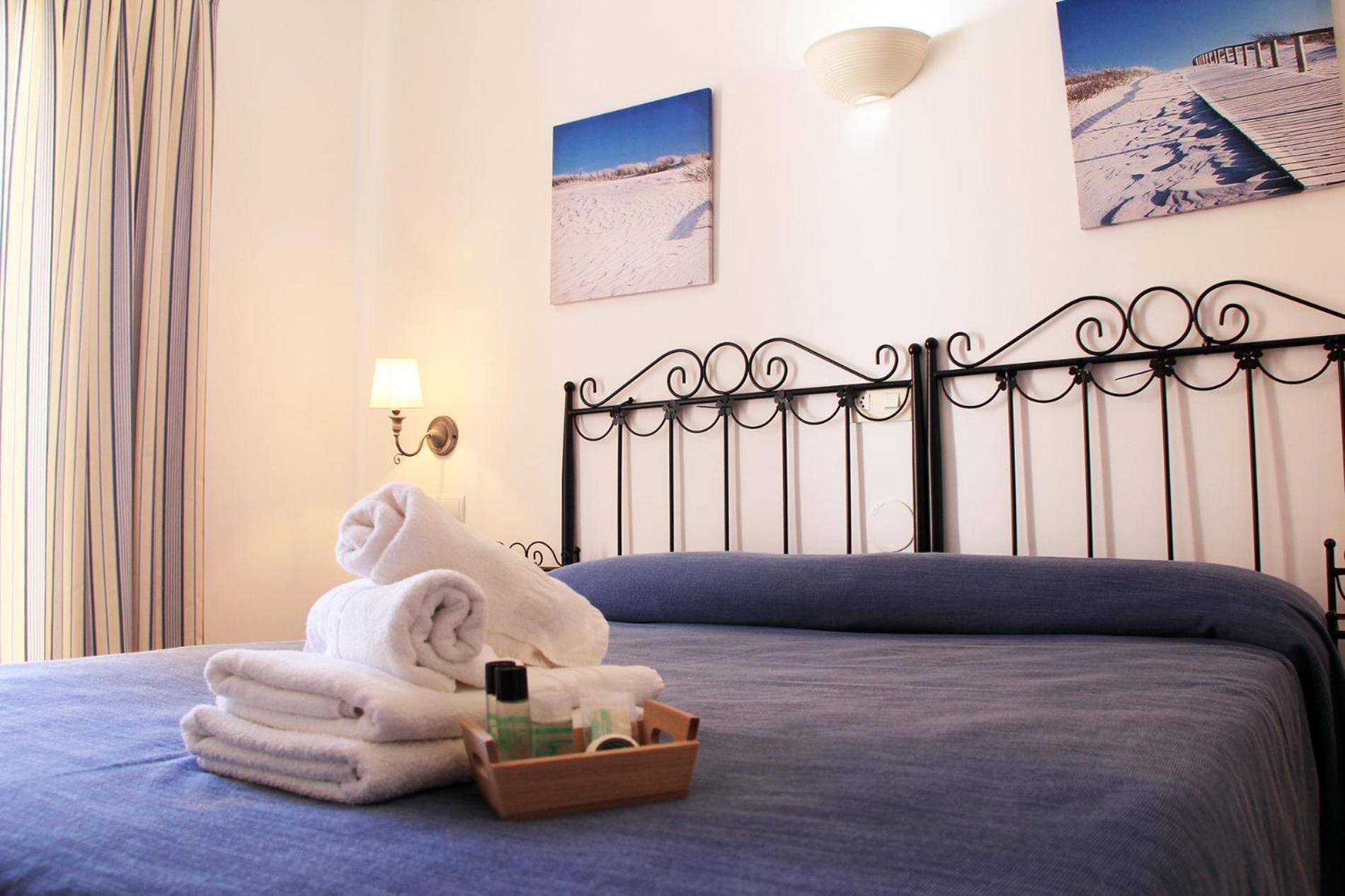 Hostal Alemania Es Pujols Exterior foto
